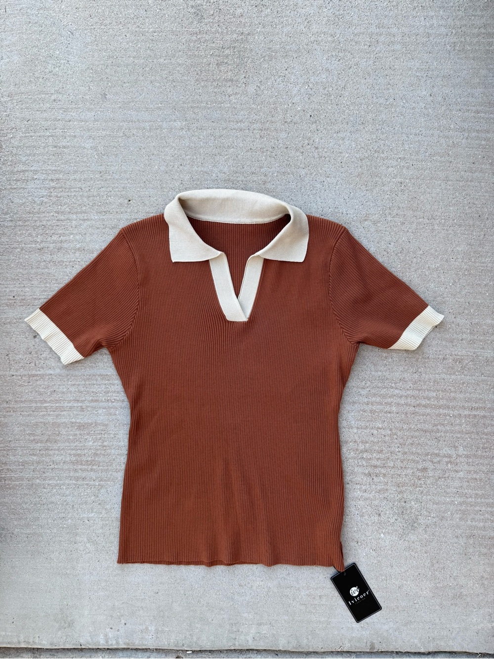 Vintage Look-Short-Sleeve Ribbed Polo Top in Rust with Cream Trim